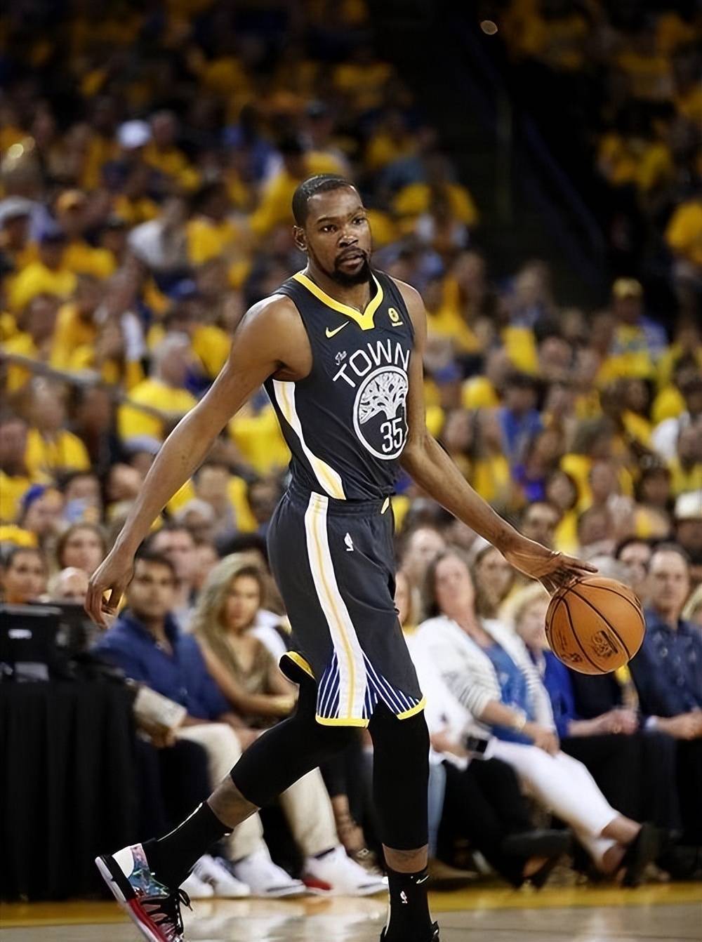  杜兰特赛事官方发布赛况扑朔迷离新规，勇士争议不断！-爱游戏精彩